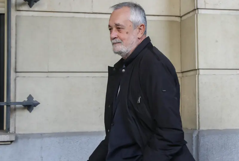  Archivo - Salida de la Audiencia Provincial del ex-presidente de la Junta de Andaluc&iacute;a, Jos&eacute; Antonio Gri&ntilde;an. En Sevilla, a 19 de noviembre del 2019. (Foto de archivo). - Mar&iacute;a Jos&eacute; L&oacute;pez - Europa Press - Archivo 