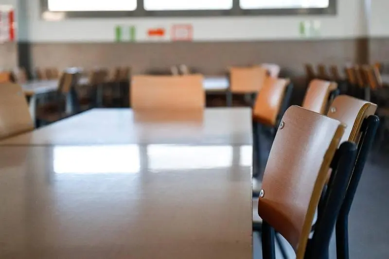  Archivo - Sillas del comedor del Colegio Nobelis de Valdemoro - &Oacute;scar J.Barroso - Europa Press - Archivo 