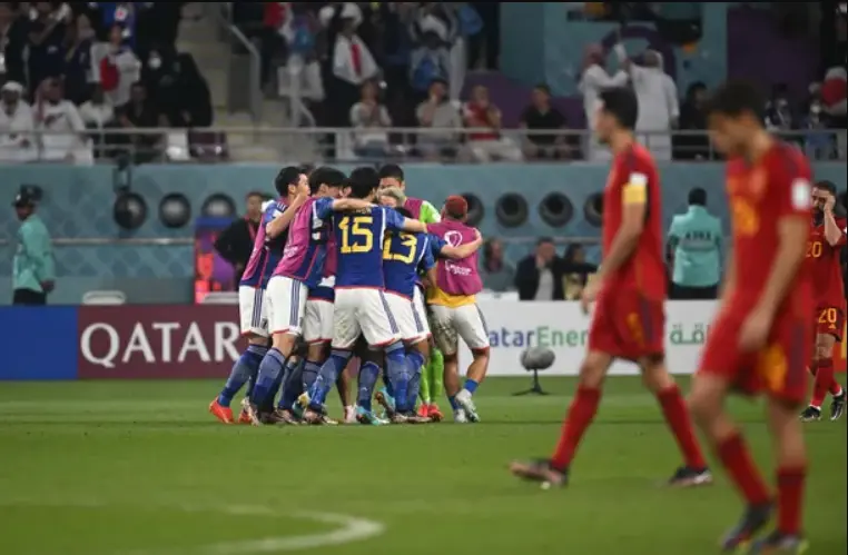  Jap&oacute;n celebrando la victoria ante Espa&ntilde;a 