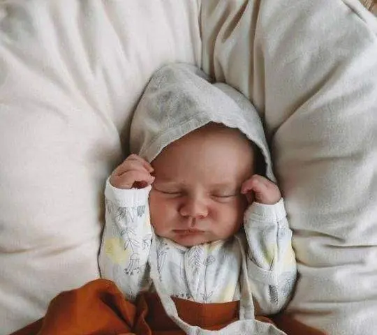  Beb&eacute; reci&eacute;n nacido 