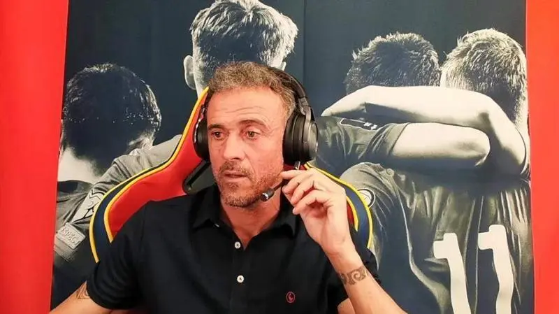  Luis Enrique en una de sus retransmisiones de Twitch 