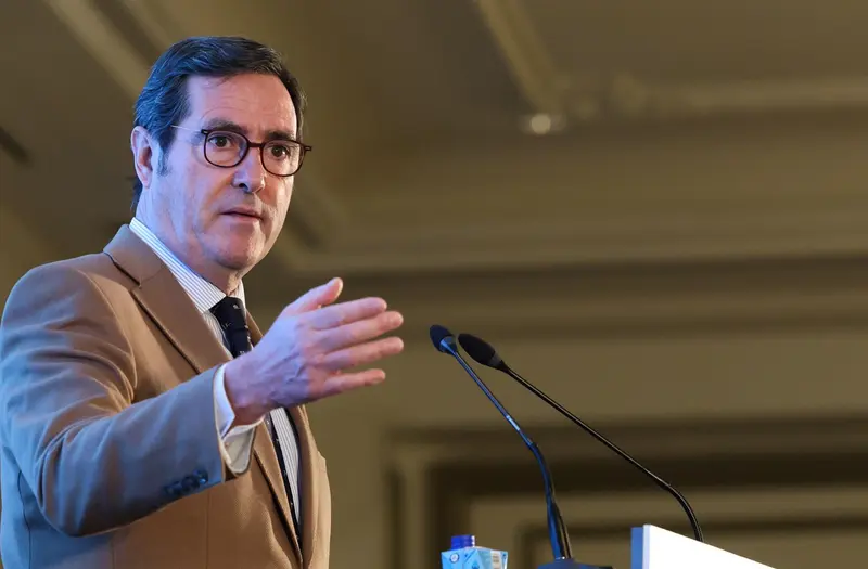  El presidente del Partido Popular (PP), Alberto N&uacute;&ntilde;ez Feij&oacute;o, interviene en el VIII c&oacute;nclave del PPN, en el Hotel Tres Reyes, a 4 de diciembre de 2022, en Pamplona, Navarra, (Espa&ntilde;a). - Eduardo Sanz - Europa Press 