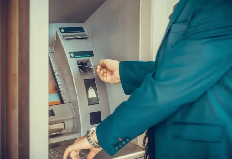  Archivo - Imagen de archivo de un cajero autom&aacute;tico - NICKEL - Archivo 