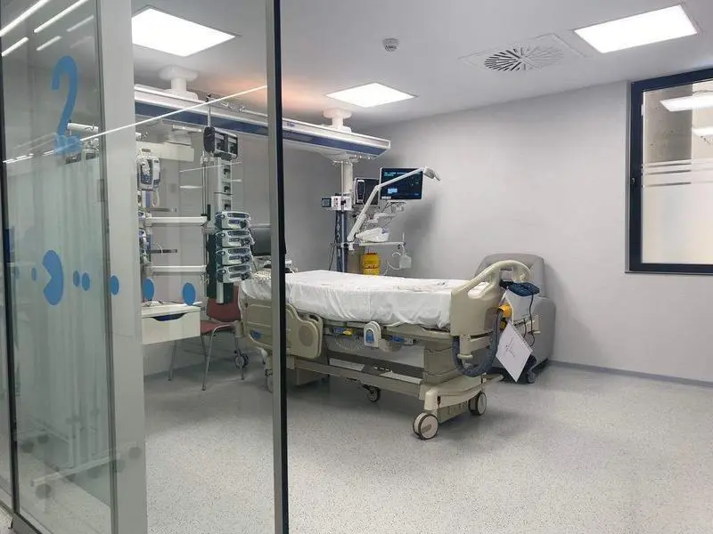  Una de las habitaciones de la nueva UCIP. HURS 