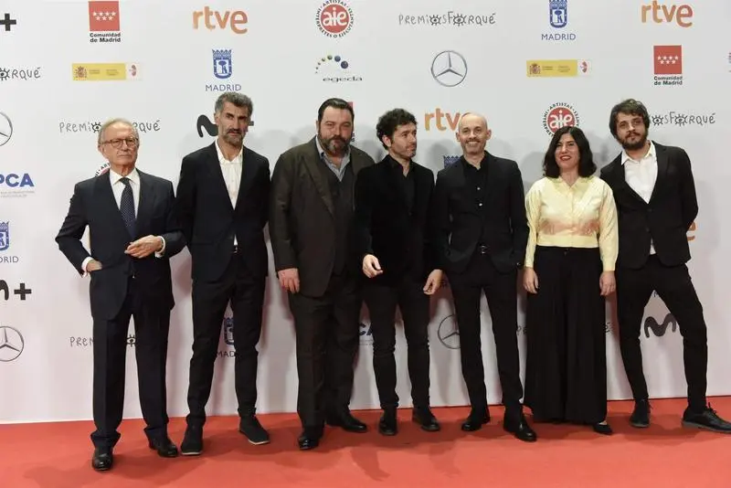  El equipo de 'As bestas' en la alfombra roja de los XXVIII Premios Forqu&eacute; 