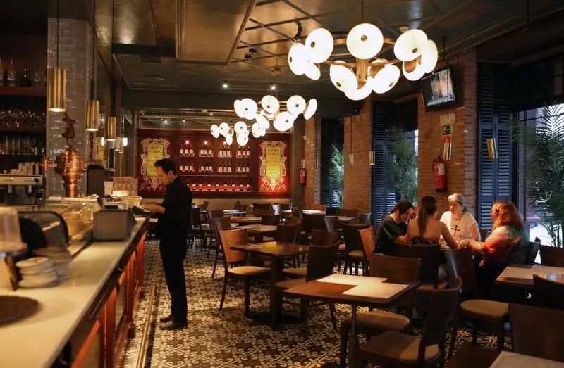  Interior de un establecimiento 