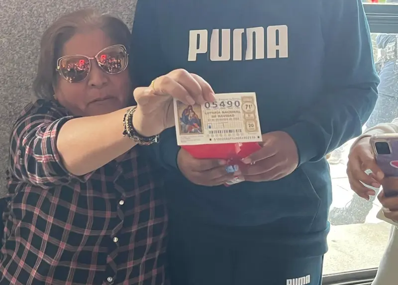  Perla, ganadora del Gordo del Sorteo de Navidad 2022, se encuentra en el Teatro Real - EUROPA PRESS 