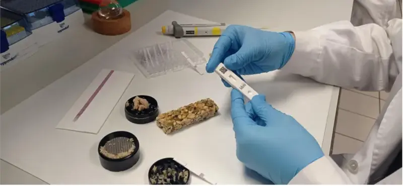  Tira reactiva que detecta los al&eacute;rgenos en los alimentos 