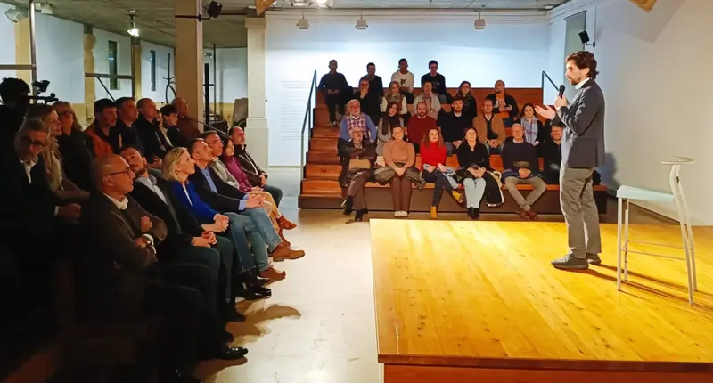  El candidato de 'Renace Tu Partido' a las elecciones Primarias de Ciudadanos ante la VI Asamblea General, Adri&aacute;n V&aacute;zquez, en Murcia - RENACE TU PARTIDO 