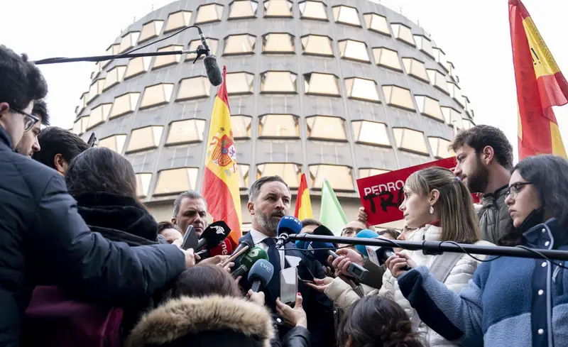  El presidente de Vox, Santiago Abascal, a las puertas del Tribunal Constitucional - A. P&eacute;rez Meca - Europa Press 