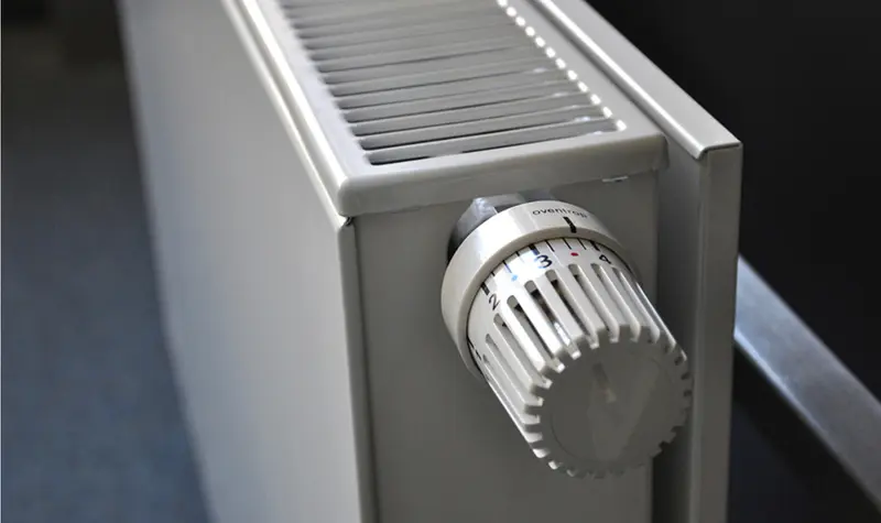  Termostato de un radiador el&eacute;ctrico 