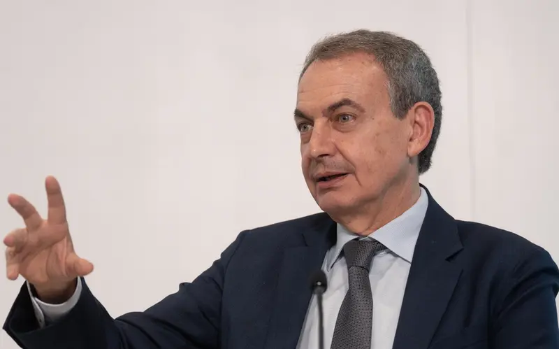  Archivo - El expresidente del Gobierno y presidente del Foro de la Contrataci&oacute;n Socialmente Responsable, Jos&eacute; Luis Rodr&iacute;guez Zapatero - David Zorrakino - Europa Press - Archivo 