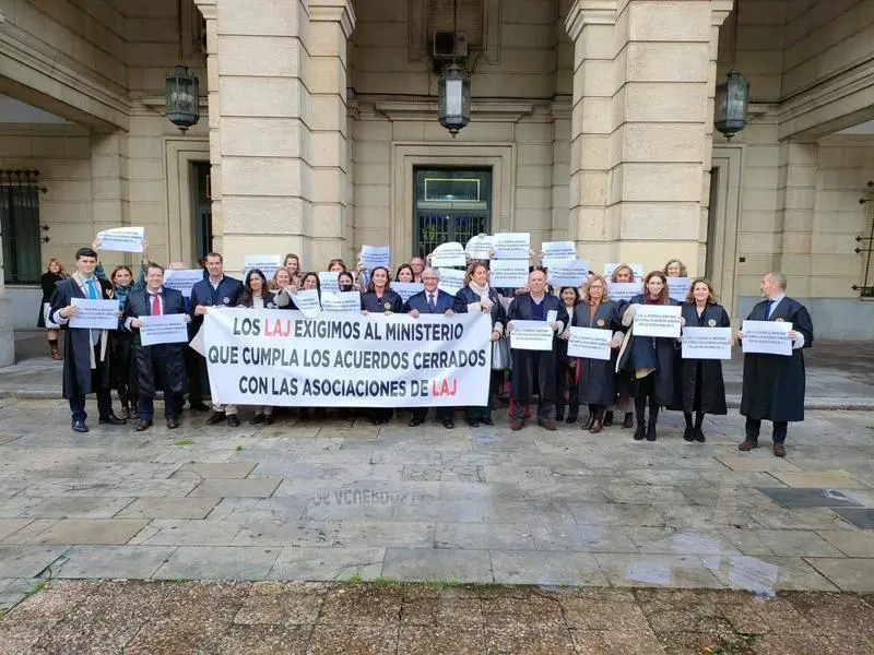  Letrados de la Administraci&oacute;n de Justicia en la Audiencia de Sevilla 