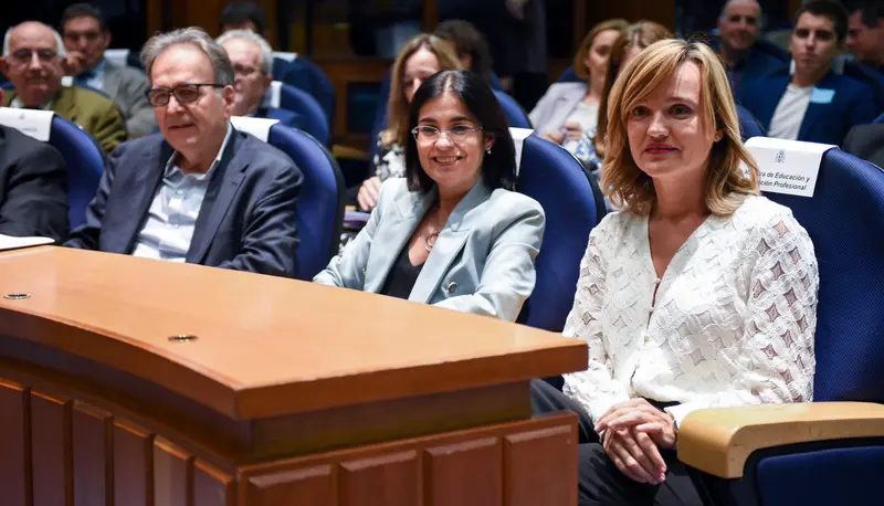  Archivo - (I-D) El ministro de Universidades, Joan Subirats; la ministra de Sanidad, Carolina Darias, y la ministra de Educaci&oacute;n y Formaci&oacute;n Profesional, Pilar Alegr&iacute;a, - Gustavo Valiente - Europa Press - Archivo 