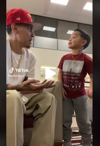  Randy Gonz&aacute;lez junto a su hijo Brice. Tiktok: enkyboys 