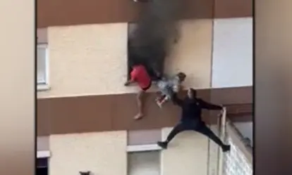  Los ni&ntilde;os fueron rescatados por la ventana evitando su intoxicaci&oacute;n 