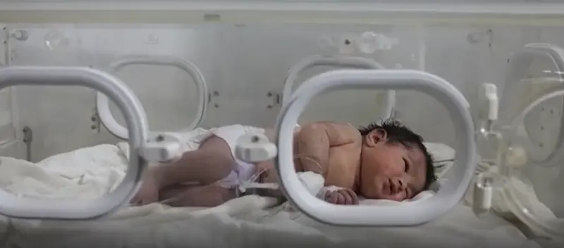  La reci&eacute;n nacida rescatada entre los escombros, en Siria 