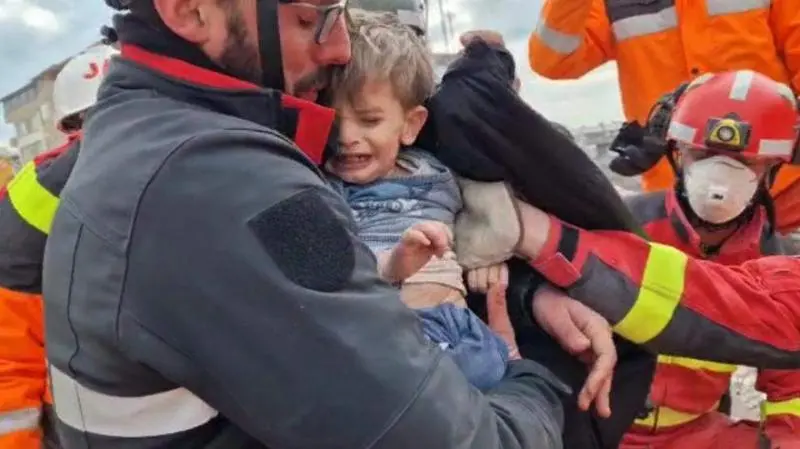  Rescate de un ni&ntilde;o en Turqu&iacute;a 