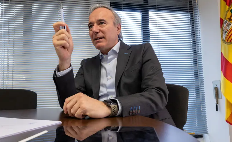  El candidato del PP a la Presidencia del Gobierno de Arag&oacute;n y alcalde de Zaragoza, Jorge Azc&oacute;n. - Fabi&aacute;n Sim&oacute;n - Europa Press 