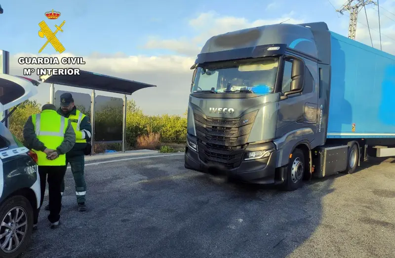  La Guardia Civil intercepta a un camionero que superaba en m&aacute;s de nueve veces la tasa m&aacute;xima de alcohol - GUARDIA CIVIL 