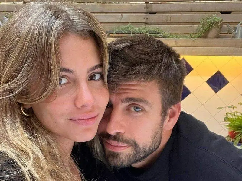  Piqu&eacute; junto a Clara Ch&iacute;a en redes sociales 