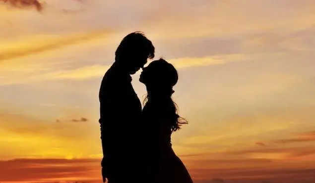  Pareja de enamorados 