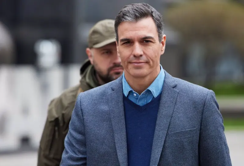  Archivo - El presidente del Gobierno, Pedro S&aacute;nchez, a su llegada para reunirse con el presidente de Ucrania el 21 de abril de 2022, en Borodyanka (Ucrania). - Presidencia de Ucrania - Archivo 