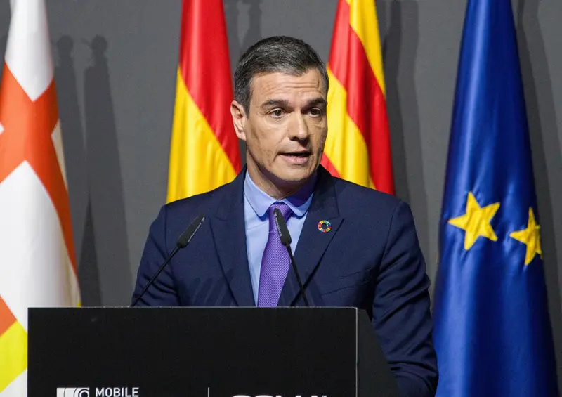  El presidente del Gobierno, Pedro S&aacute;nchez, interviene durante la cena oficial del MWC Barcelona 2023, en el Museu Nacional d'Art de Catalunya (MNAC), a 26 de febrero de 2023, en Barcelona, Catalu&ntilde;a (Espa&ntilde;a). El Mobile World Congress (MWC Barcelona 2023) s - Lorena Sop&ecirc;na - Europa Press 