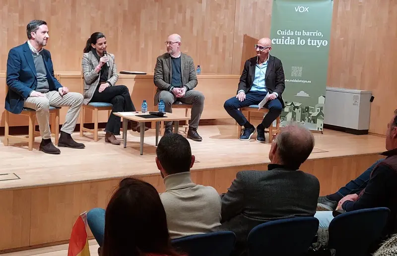  De izda a dcha, Ruiz, Monasterio, Sicilia y Castillo en un acto de Vox en Soria - EUROPA PRESS 