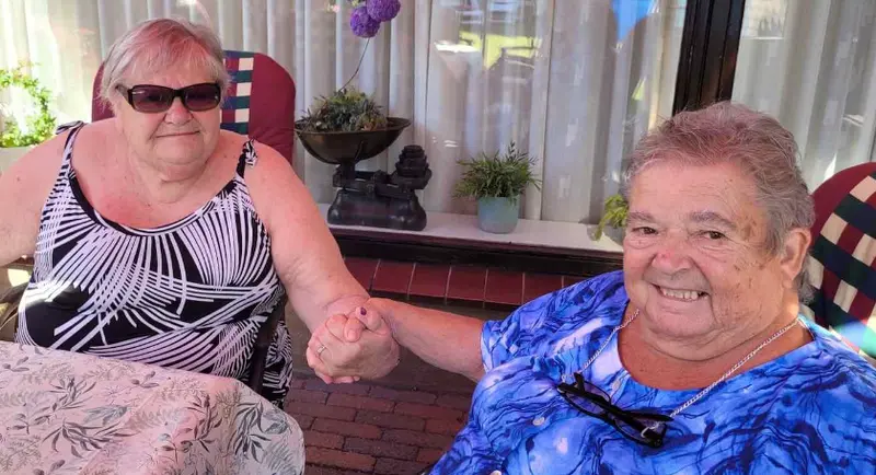  Annie ljpelaar y Sheila Anne Fry &ndash; SWNSgen 