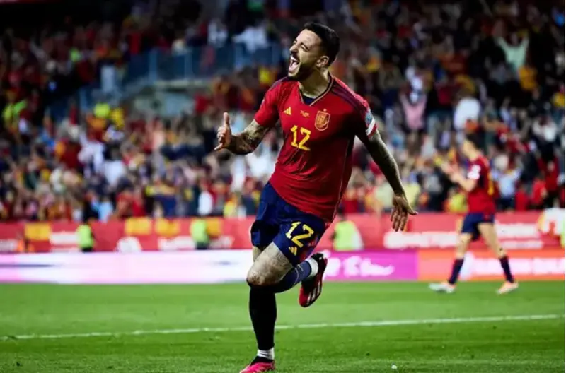  Joselu celebra su primer gol con la Selecci&oacute;n Espa&ntilde;ola 