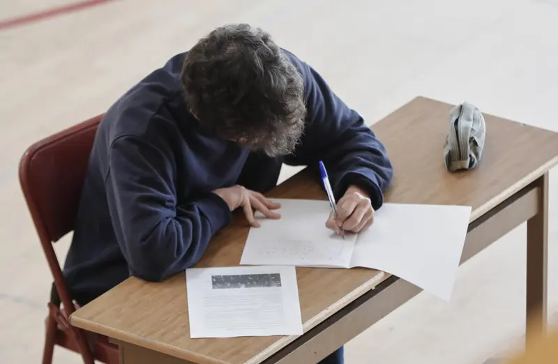  Archivo - Un alumno en su pupitre - Jes&uacute;s Hell&iacute;n - Europa Press - Archivo 