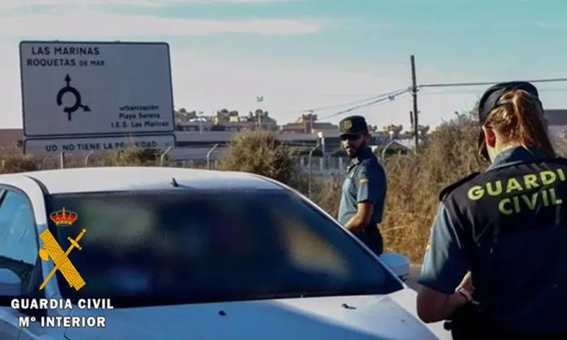  Archivo - Agentes de Guardia Civil en Roquetas de Mar (Almer&iacute;a) - GUARDIA CIVIL - Archivo 