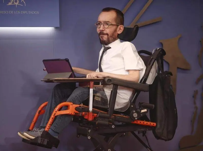  Archivo - El portavoz parlamentario de Unidas Podemos, Pablo Echenique en rueda de prensa en el Congreso de los Diputados durante la celebraci&oacute;n de la Junta de Portavoces, en Madrid (Espa&ntilde;a), a 15 de diciembre de 2020. - EUROPA PRESS/E. Parra. POOL - Europa Press 