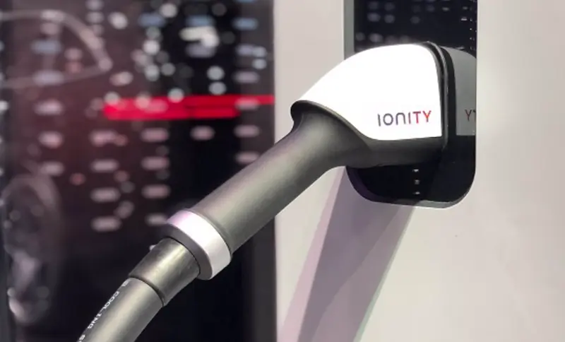  Archivo - Estaci&oacute;n de carga para veh&iacute;culo el&eacute;ctrico - EUROPA PRESS - Archivo 