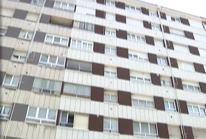  Edificio desde el que lanzaron madre e hija 