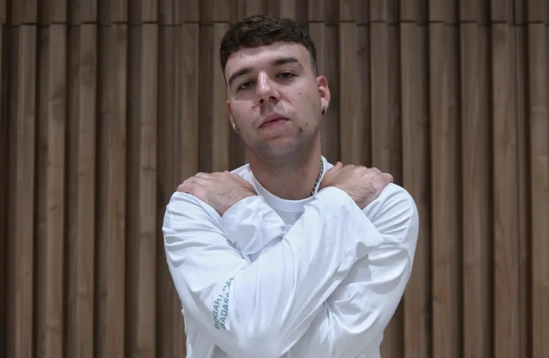  Archivo - El cantante Pedro Luis Dom&iacute;nguez Quevedo, conocido art&iacute;sticamente como 'Quevedo', durante una entrevista para Europa Press en las oficinas 'The Music Station', a 18 de noviembre de 2022, en Madrid (Espa&ntilde;a). - Fernando S&aacute;nchez - Europa Press - Archivo 