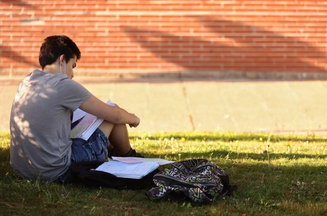  Archivo - Un estudiante repasa sus apuntes - Eduardo Parra - Europa Press - Archivo 