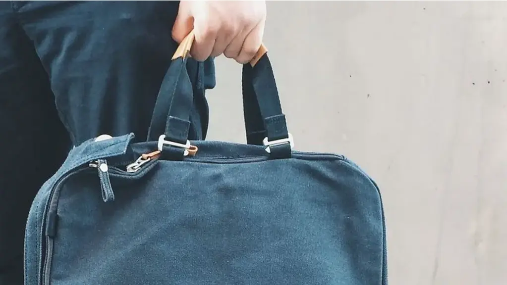  Hombre encuentra un bolso con 5.000 euros y los devuelve a su propietario 