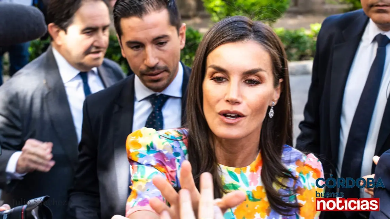  La Reina Sof&iacute;a visitando el Gran Teatro de C&oacute;rdoba - JS 