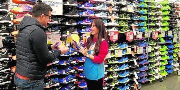  Trabajadora de Decathlon 