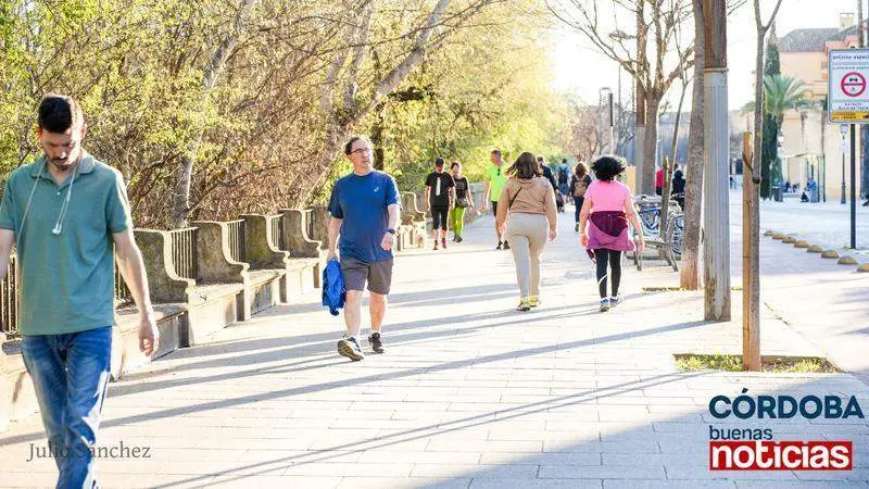  Gente paseando por la Ribera - JS 