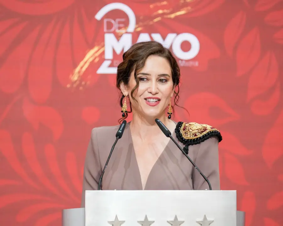  La presidenta de la Comunidad y candidata del PP a la reelecci&oacute;n, Isabel D&iacute;az Ayuso, interviene durante la ceremonia de imposici&oacute;n de Medallas de la Comunidad de Madrid y condecoraciones de la Orden del Dos de Mayo - Diego Radam&eacute;s - Europa Press 