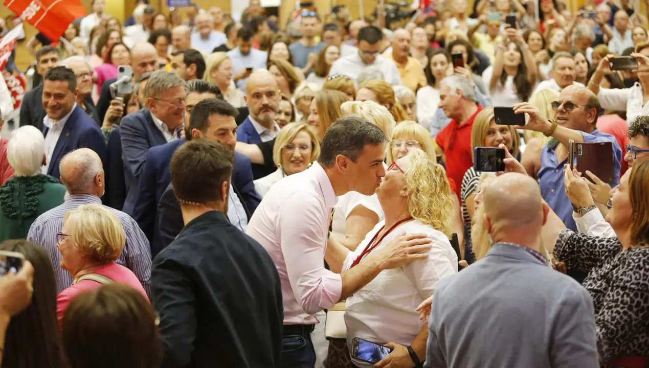  El presidente del Gobierno y secretario general del PSOE, Pedro S&aacute;nchez, durante un acto de precampa&ntilde;a del PSOE, en el Paraninfo de la Universidad de Alicante, a 5 de mayo de 2023, en Alicante, Comunidad Valenciana (Espa&ntilde;a).<br>El presidente del Gobierno y secretario general del PSOE, Pedro S&aacute;nchez, durante un acto de precampa&ntilde;a del PSOE, en el Paraninfo de la Universidad de Alicante, a 5 de mayo de 2023, en Alicante, Comunidad Valenciana (Espa&ntilde;a). - Joaqu&iacute;n P. Reina - Europa Press 