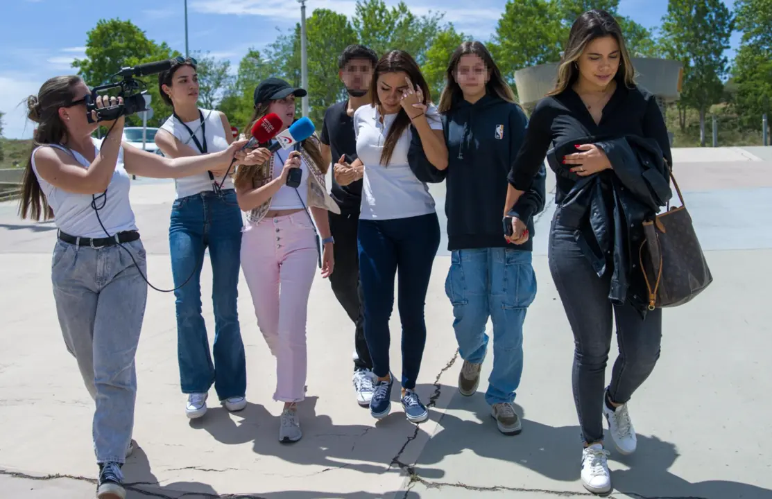  La exmujer de Dani Alves, Dinora Santana, y sus dos hijos visitan al futbolista Dani Alves en la c&aacute;rcel de Brians II, a 6 de mayo de 2023, en San Esteban Sasroviras, Barcelona. - Lorena Sop&ecirc;na - Europa Press 