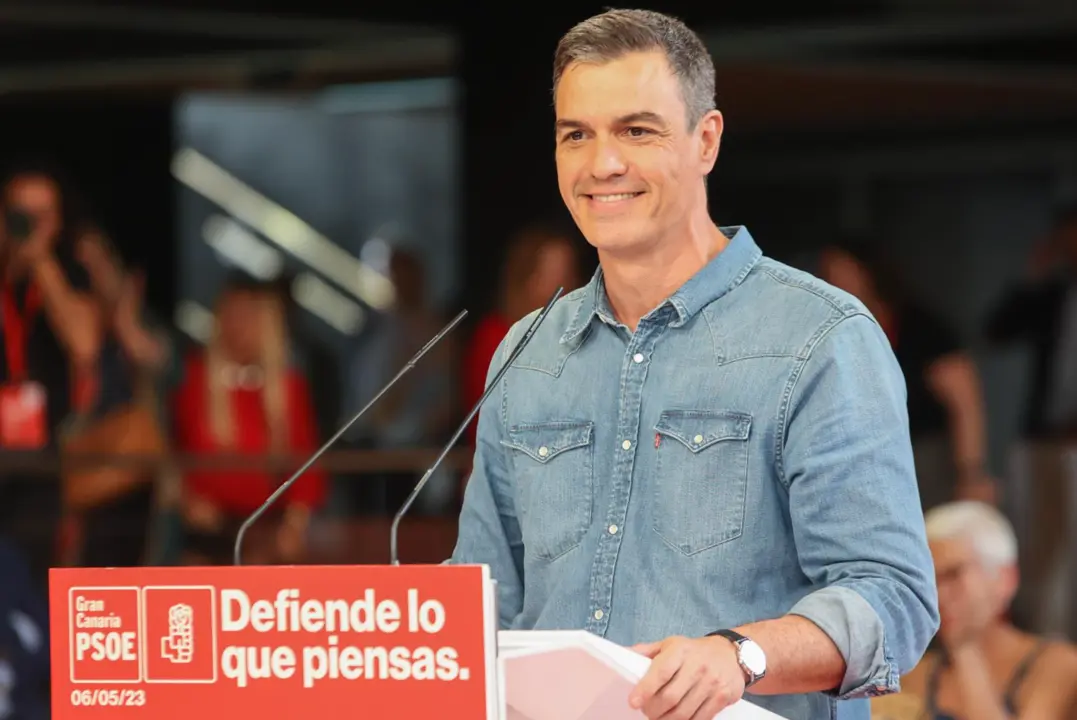  El secretario general del PSOE y presidente del Gobierno, Pedro S&aacute;nchez, interviene durante el acto de presentaci&oacute;n de la candidatura de Las Palmas y de la presidencia de Canarias, en el Auditorio Alfredo Kraus, a 6 de mayo de 2023, en Las Palmas de Gran - Europa Press 