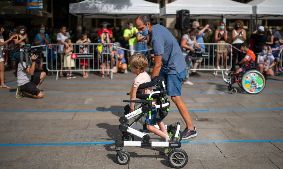  Archivo - Un ni&ntilde;o con movilidad reducida - Lorena Sop&ecirc;na - Europa Press - Archivo 