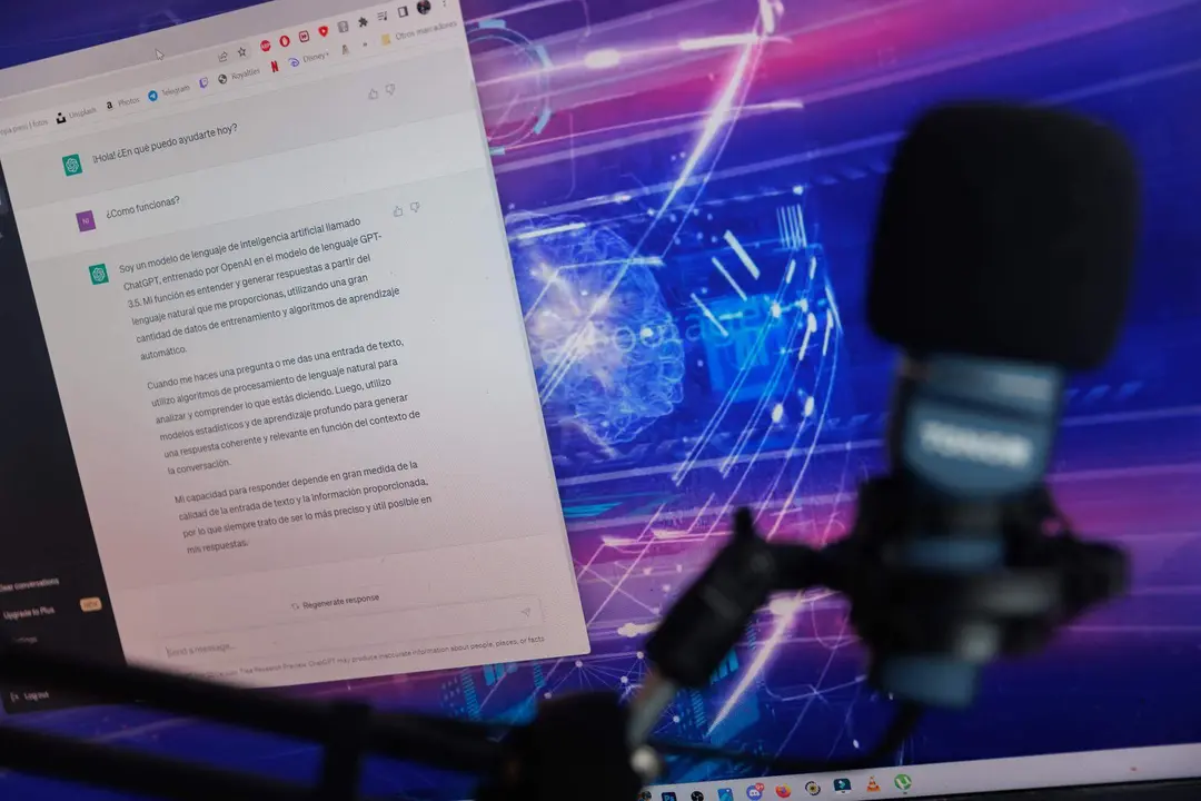  Una pesta&ntilde;a de la p&aacute;gina web de ChatGPt en un ordenador, a 14 de abril de 2023, en Madrid 