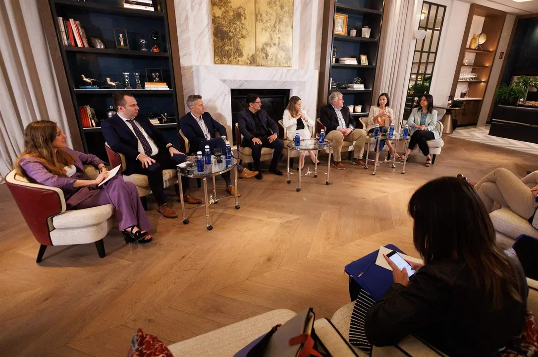  Expertos en tecnolog&iacute;a apuestan por perder el miedo, formarse y avanzar hacia una IA &eacute;tica 