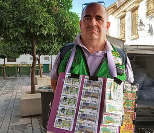  Ildefonso Salguero Garc&iacute;a vendedor de la ONCE 